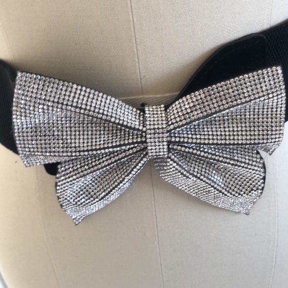 Black stretch belt. - Picture 5 of 9